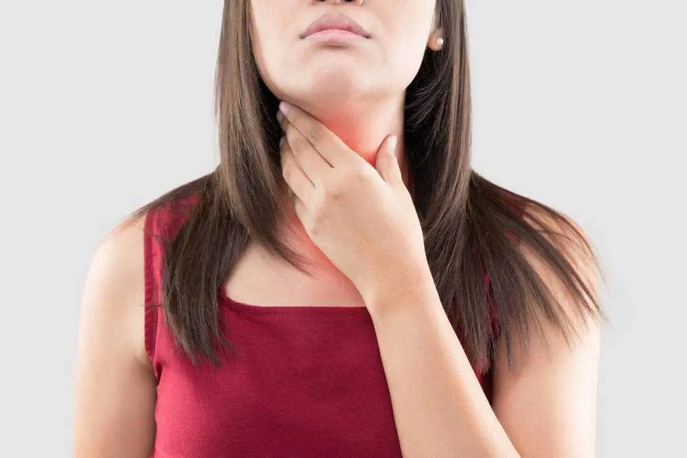 Fine-Needle-Aspiration-Doctor A women feeling uneasiness in throat